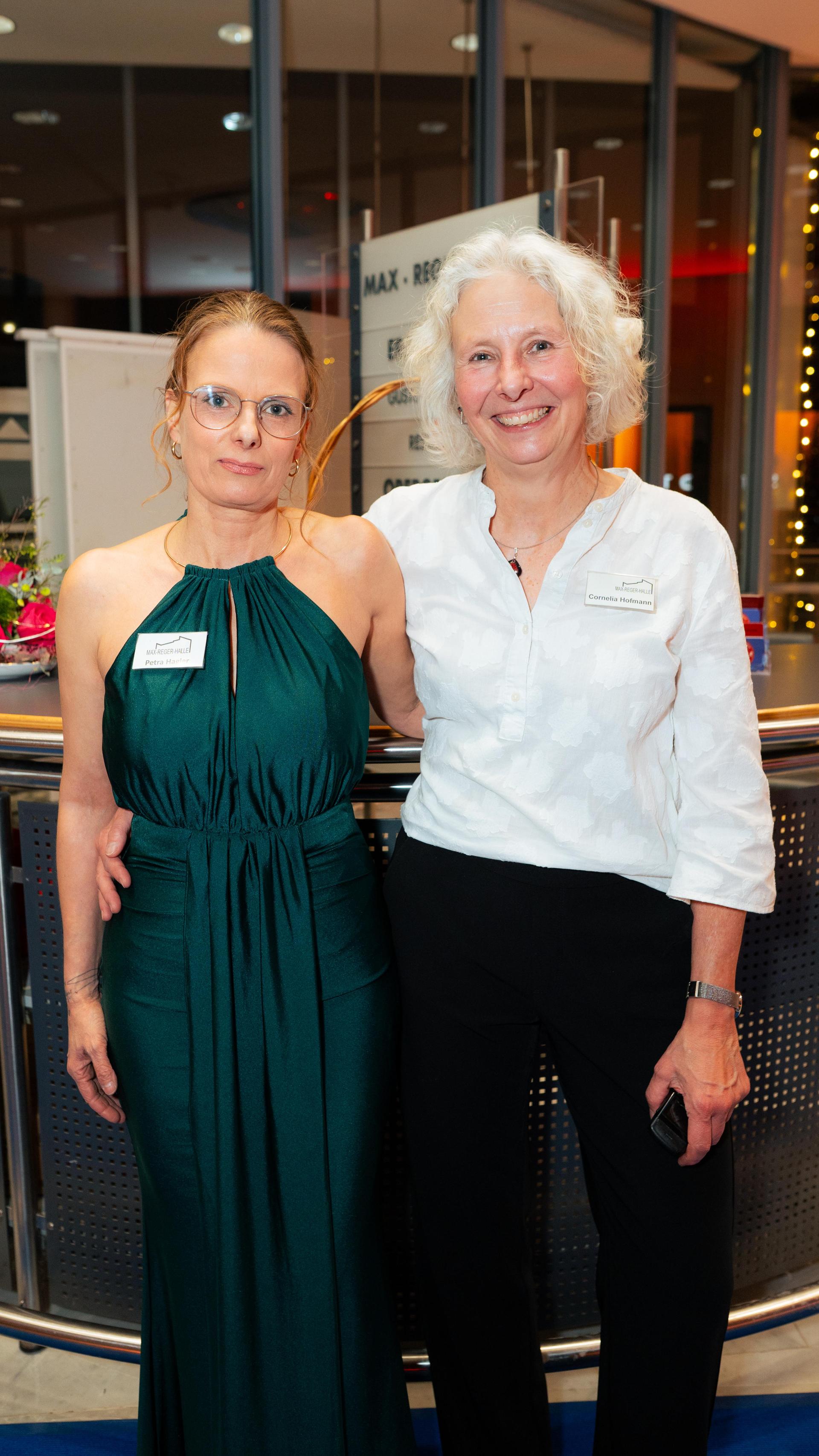 Am Samstag wurde es in der Weidener Max-Reger-Halle außergewöhnlich festlich. (Bild: Hannes Stock)