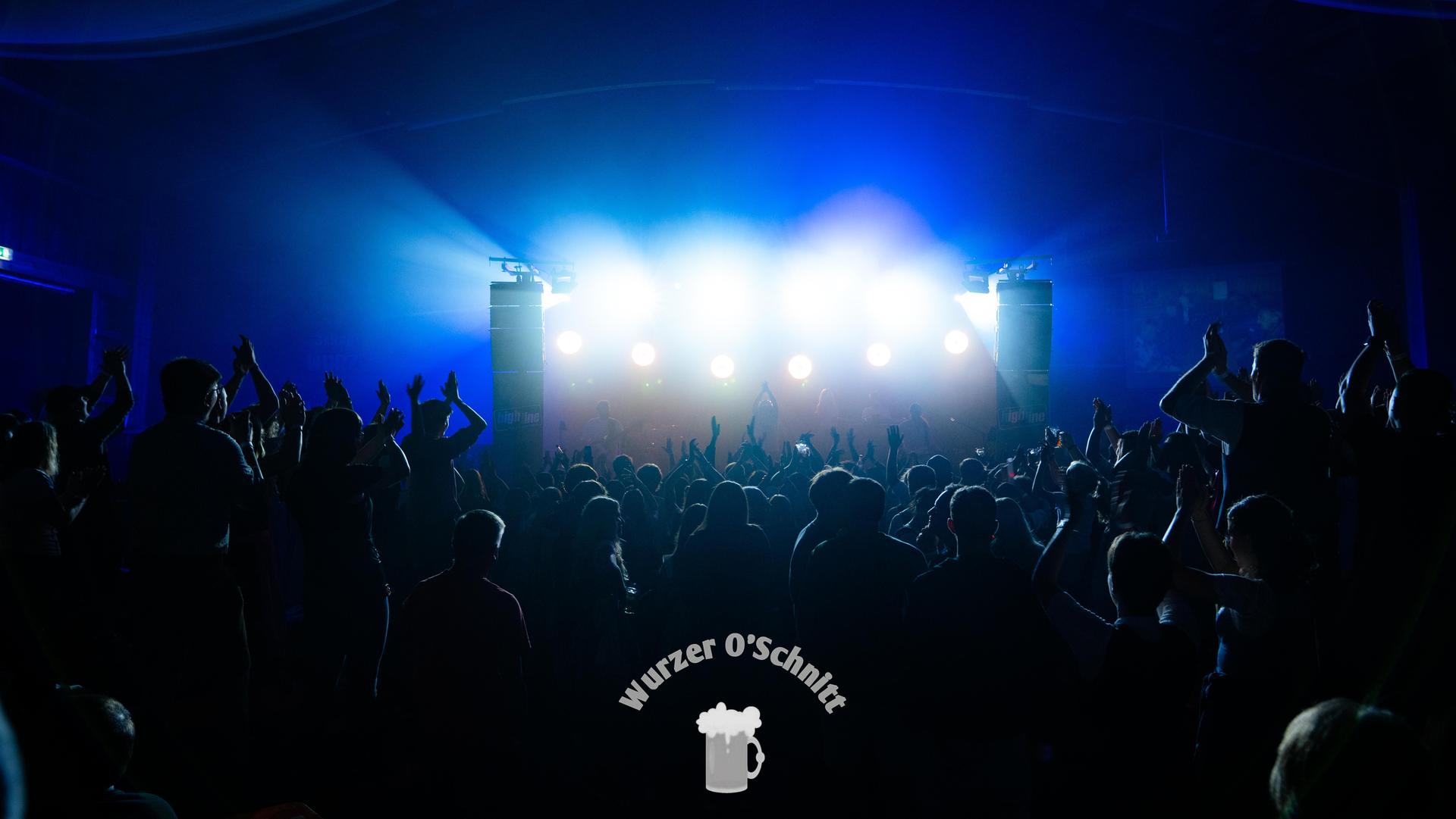 Die Musik sorgt für volle Tanzflächen. (Bild: Hannes Stock)