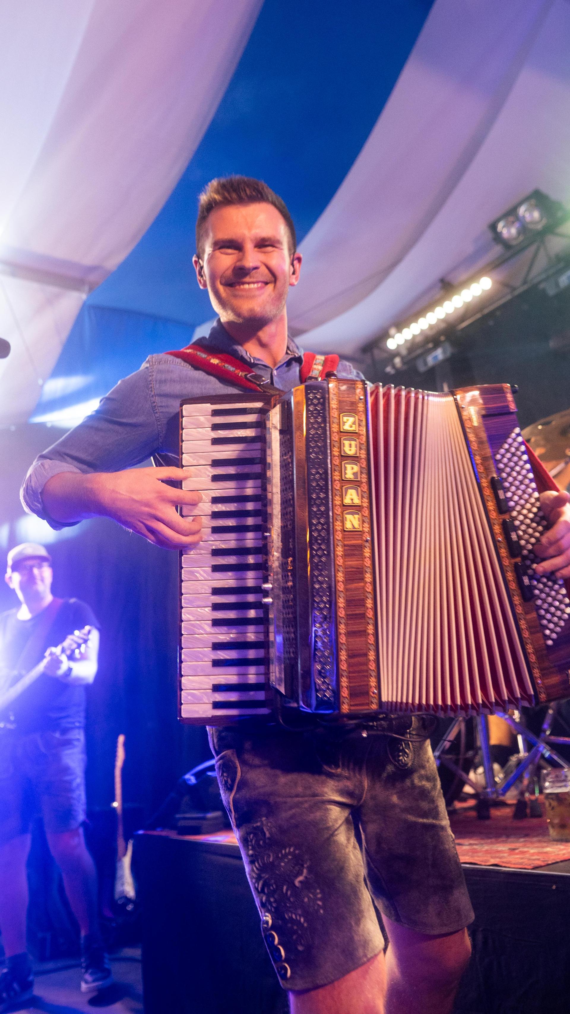 Alle Bilder vom Freitagabend auf der Kirwa in Weiherhammer. (Bild: Hannes Stock)