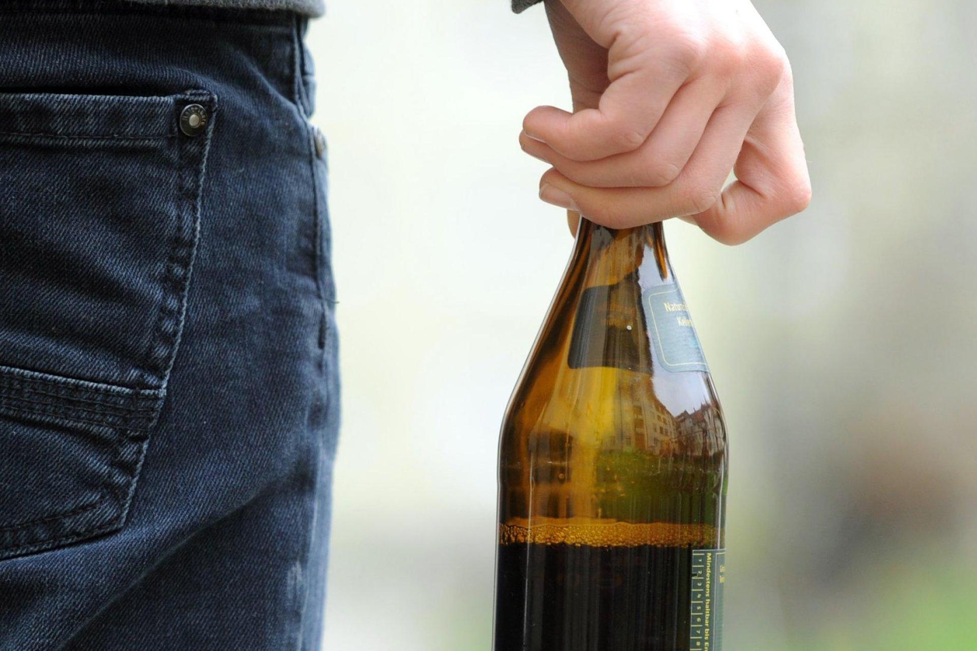 Weil angetrunkene Personen die Abschlussfeier der Realschule störten, rückten Beamten der Polizei Marktredwitz aus. (Symbolbild: Tobias Hase)