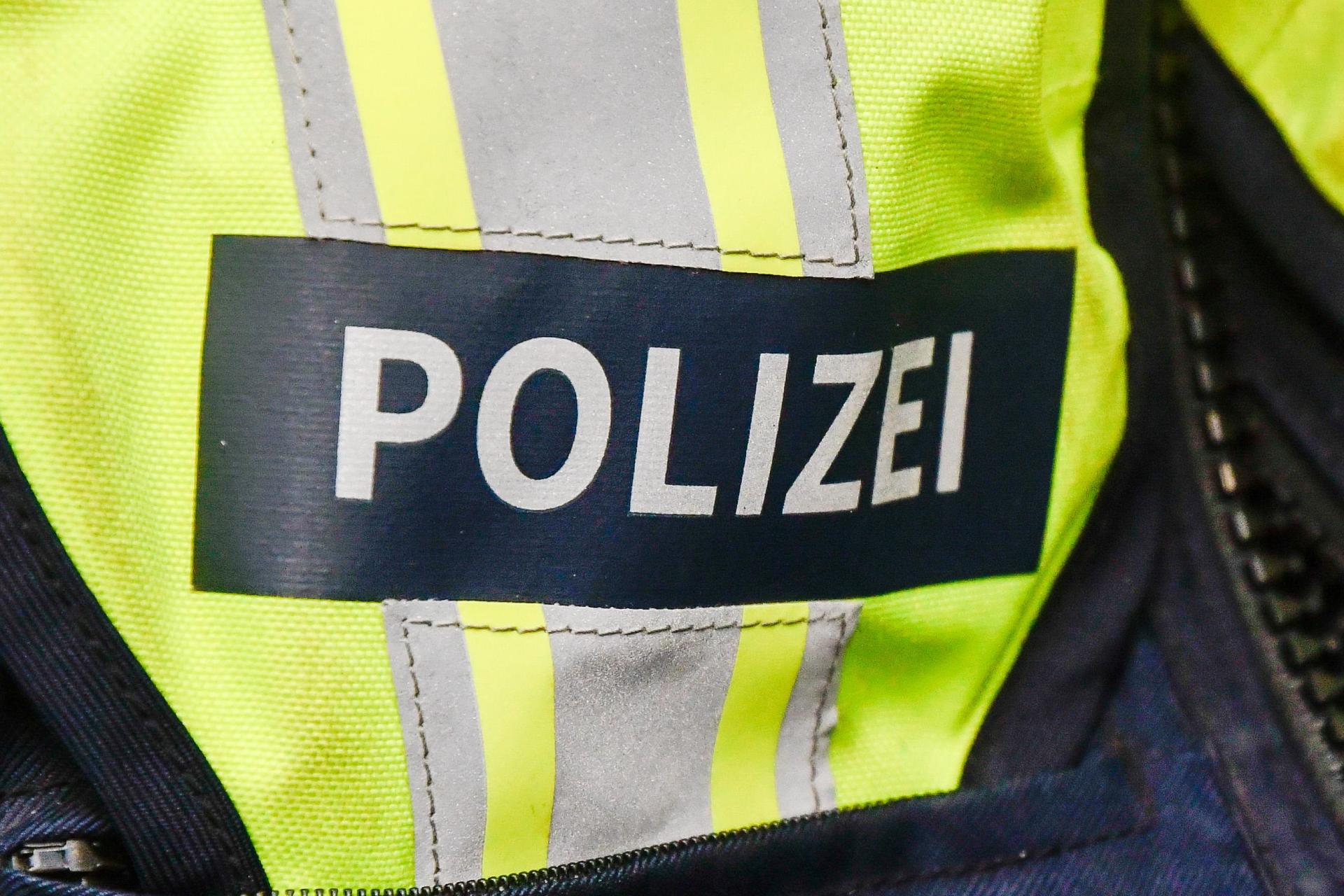 Die Polizei Eschenbach ermittelt in zwei Fällen von Sachbeschädigung. Ein Auto sowie zwei Holzbänke wurden beschädigt.  (Symbolbild: Petra Hartl)