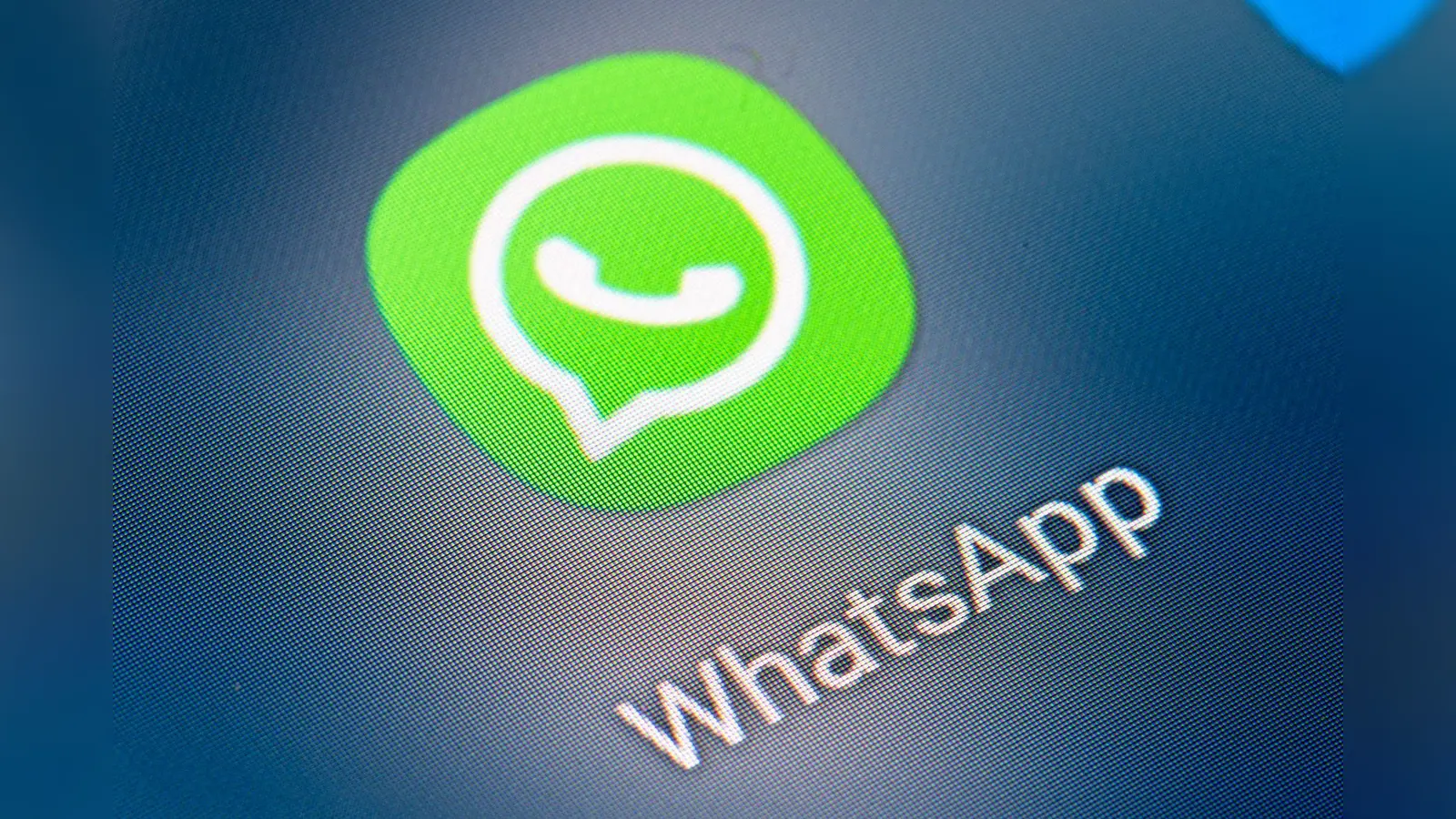 Künftig müssen WhatsApp-Nutzer ihre private Handynummer nicht mehr preisgeben, um mit neuen Kontakten zu chatten.  (Symbolbild: Fabian Sommer/dpa)