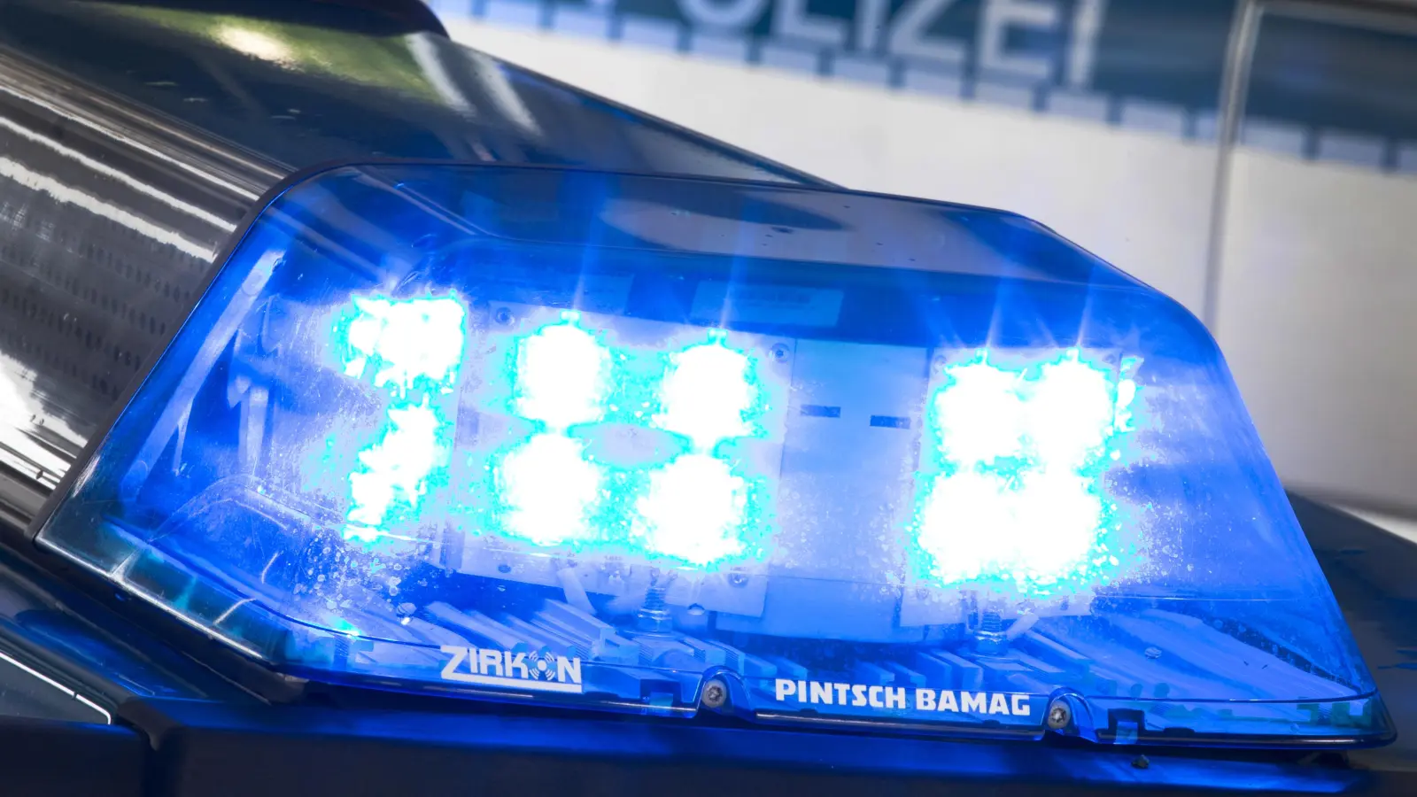 Innerhalb eines kurzen Zeitraums konnten nach Angaben der Polizei mehrere Fahrten unter Alkohol- und Drogeneinfluss festgestellt werden. (Symbolbild: Friso Gentsch/dpa)