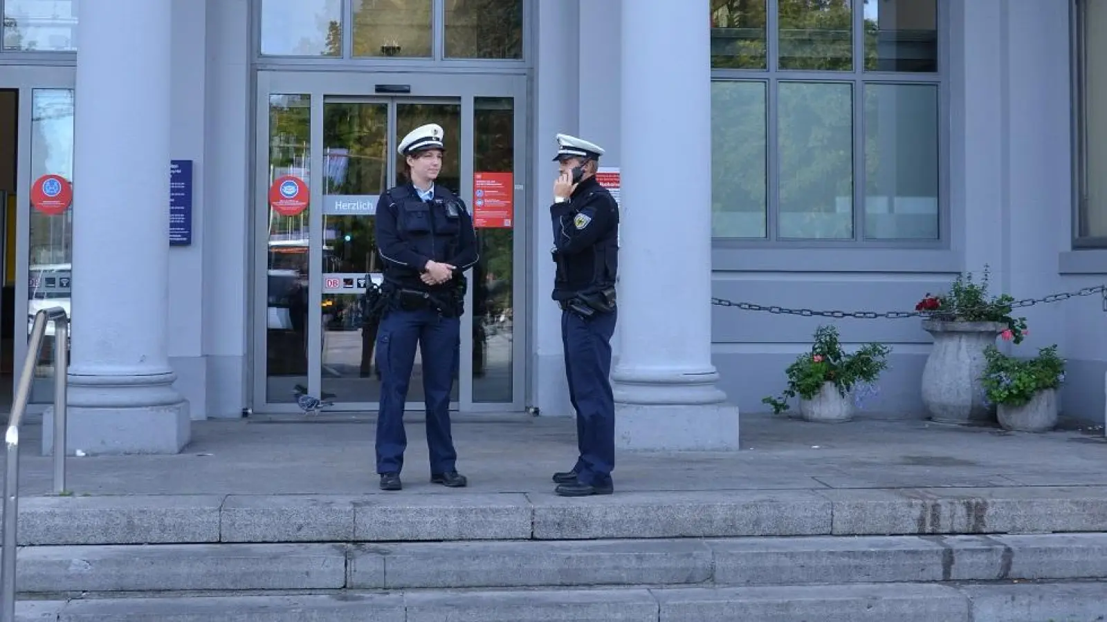 Am Sonntag, 17. Mai, hat eine 39-jährige Frau in Regensburg eine Verkäuferin mit einer leeren Bierdose beworfen und verletzt.  (Symbolbild: Bundespolizei)
