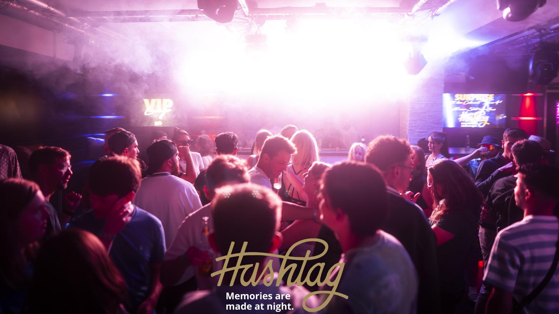 Auch am Tag nach „Weiden träumt” wird im Hashtag getanzt. DJ Avarro sorgt für den passenden Sound. (Bild: Hannes Stock)