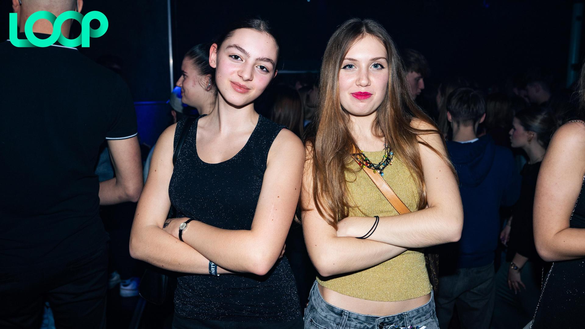 „Dark Glamour New Years Party”: Das war das Motto bei der Party am Freitag im Loop Weiden. (Bild: Hannes Stock)