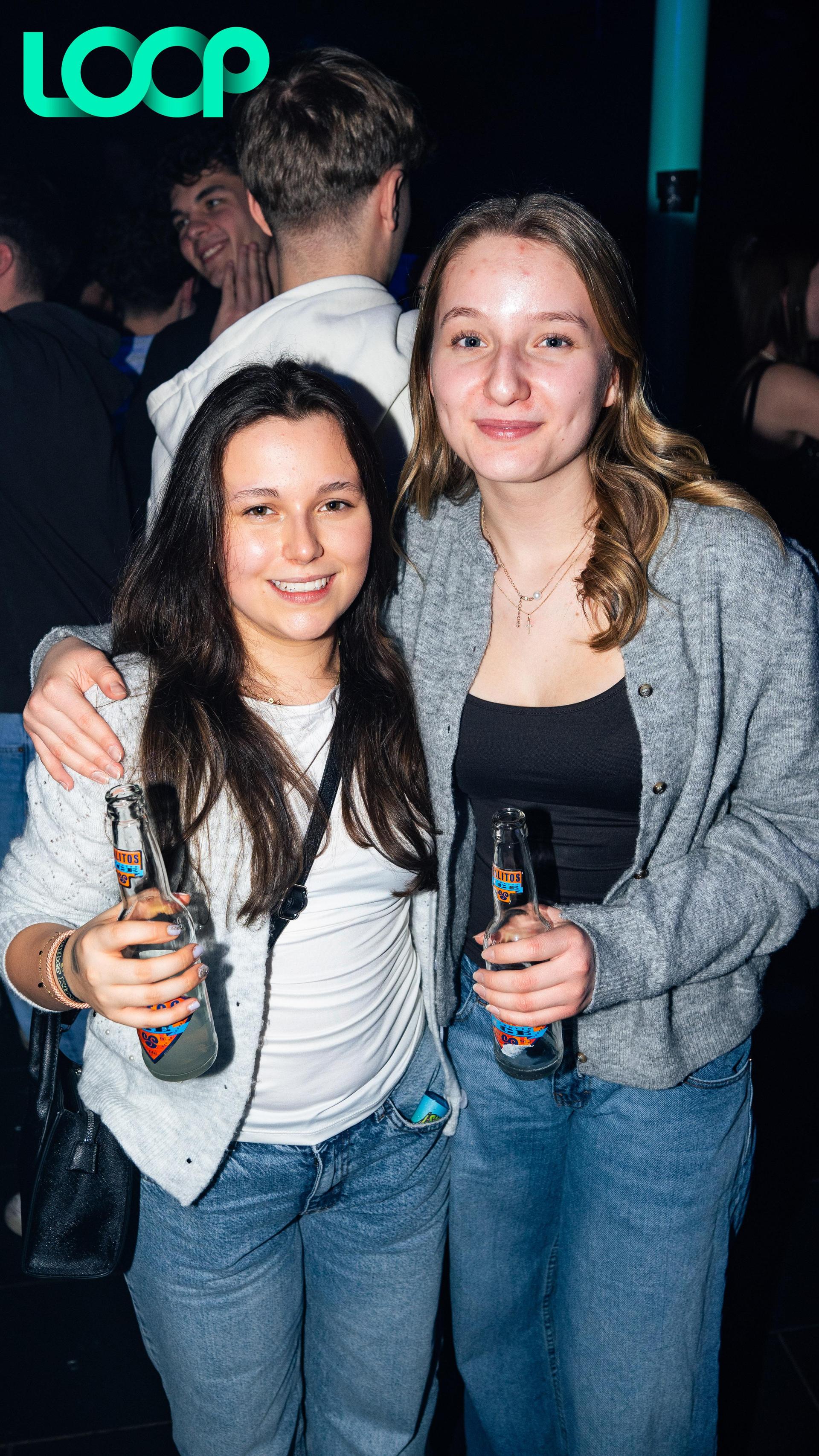 „Dark Glamour New Years Party”: Das war das Motto bei der Party am Freitag im Loop Weiden. (Bild: Hannes Stock)