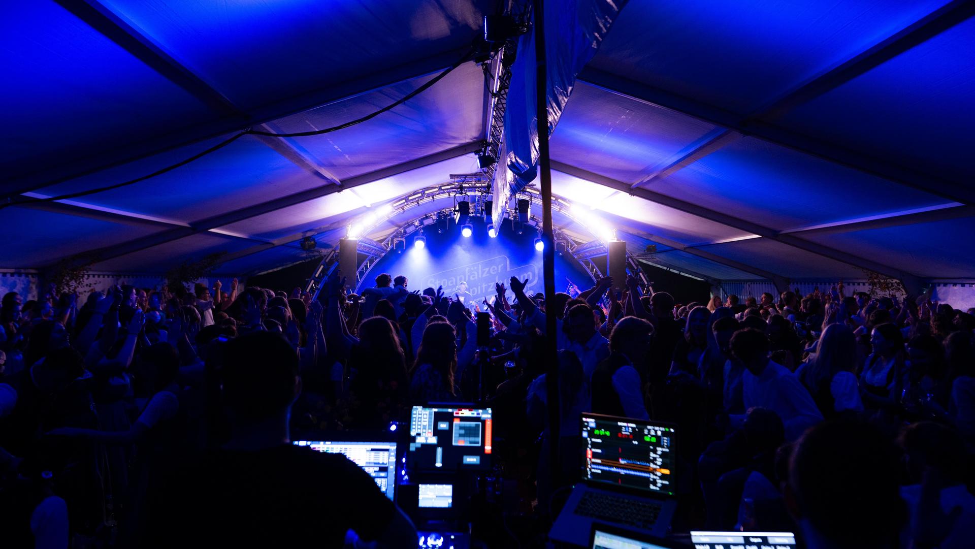 So schön war's beim Auftakt des Festwochenendes in Störnstein. (Bild: Hannes Stock)