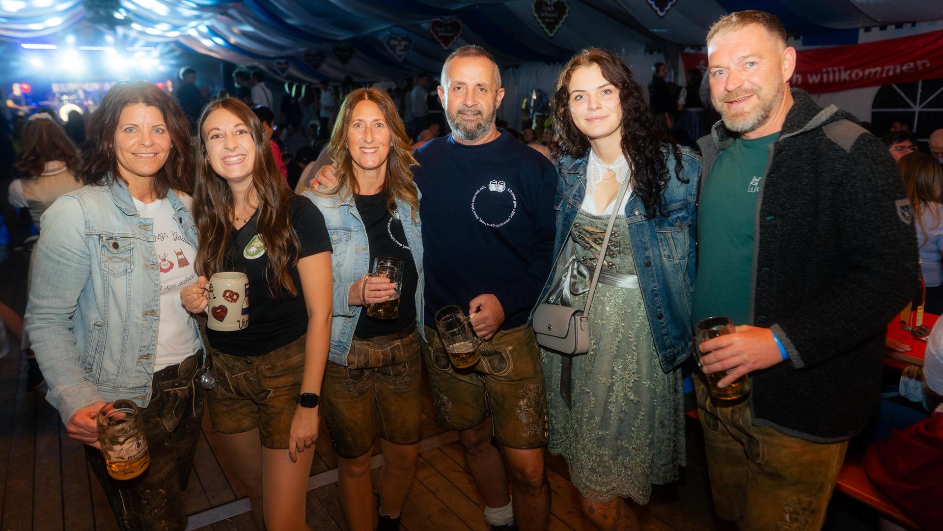 Alle Bilder vom Freitagabend auf der Kirwa in Weiherhammer. (Bild: Hannes Stock)