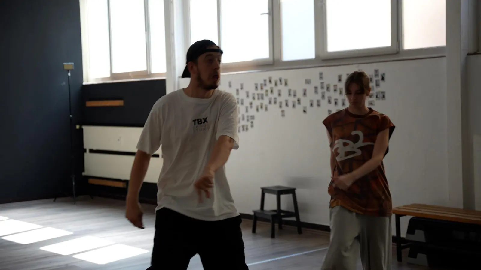Die Tanzgruppe „Roots Collective” trainiert bereits jetzt für ihr großes Ziel: Die WM in LA (Bild: Lisa Stauß)