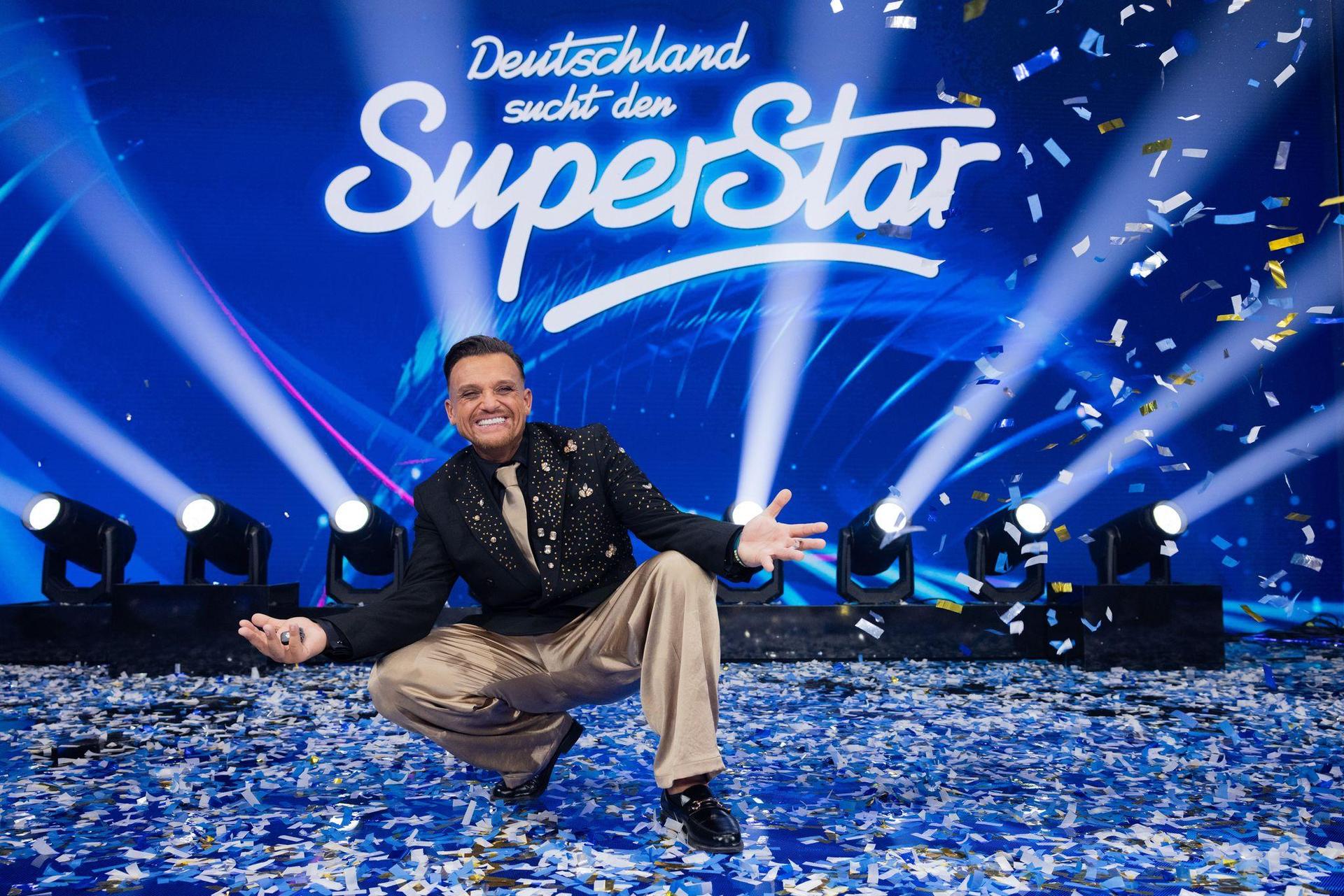 Endlich geschafft: Menowin Fröhlich holt sich nach 16 Jahren die „DSDS“-Krone. (Bild: Rolf Vennenbernd/dpa)