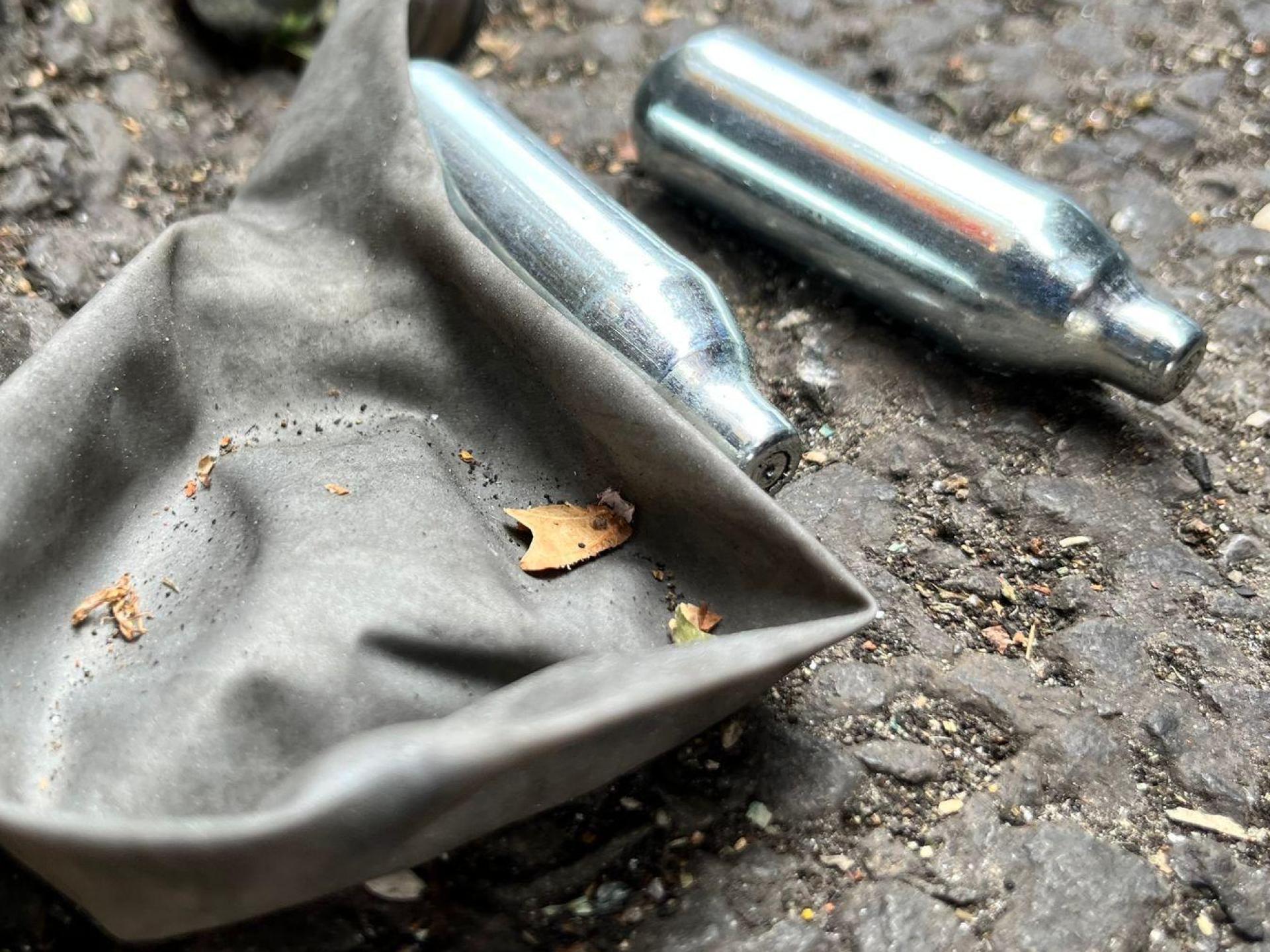 „Lachgas ist kein Spiel und keine harmlose Partydroge, sondern ein hohes Risiko für die Gesundheit“, sagt die Bundesgesundheitsministerin. (Symbolbild: Julia Kilian/dpa)