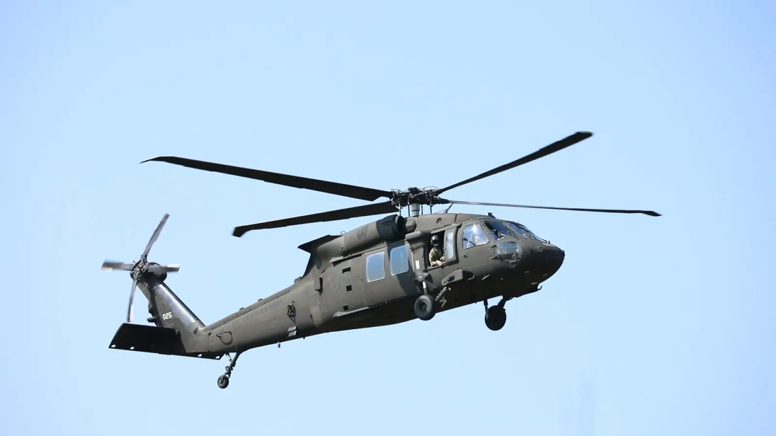 Die US-Armee übt im Bereich der Landkreise Amberg-Sulzbach und Neustadt/Waldnaab auch unter Einsatz von Heikotpern.  (Symbolbild: Staff Sgt. Amber Peck/exb)