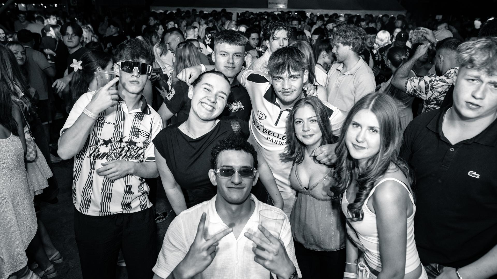 Bilder der Beach Party. (Bild: Hannes Stock)