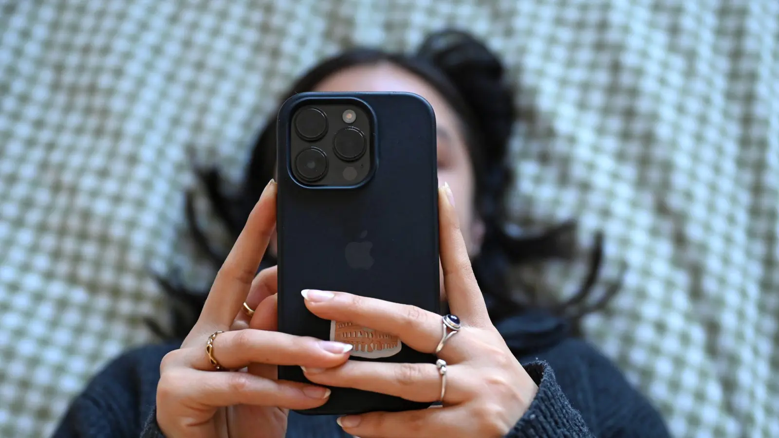 Bei Instagram und Tiktok kursieren aktuell viele Bilder aus dem Jahr 2016. (Symbolbild: Elisa Schu/dpa)