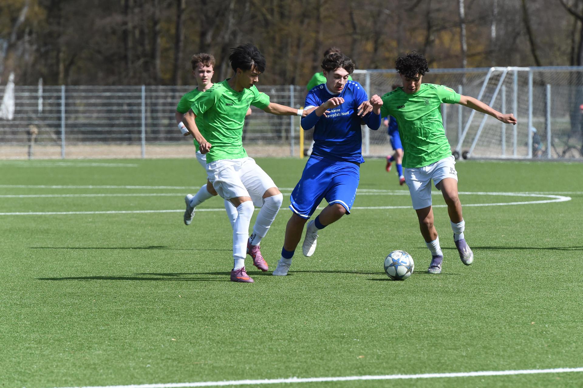 Bildergalerie der C-Junioren der SpVgg SV Weiden in der Bayernliga-Aufstiegsrunde. Die Weidener verloren die Partie mit 0:3 gegen Deggendorf.  (Bild: Gerhard Büttner)