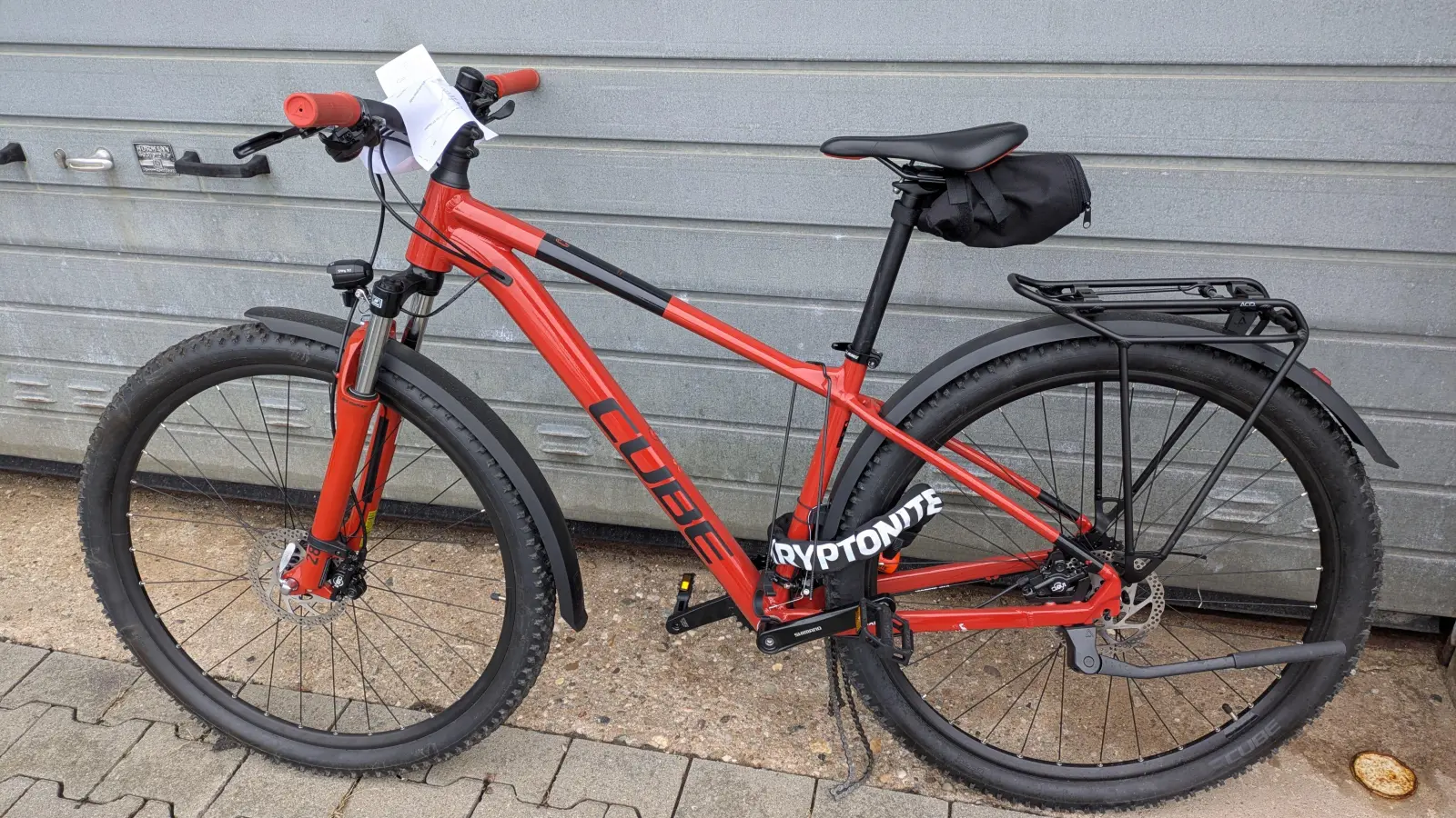 In Weiden hatten es Diebe auf ein Mountainbike der Marke „Cube” abgesehen.  (Bild: Zentrale Einsatzdienste Weiden)