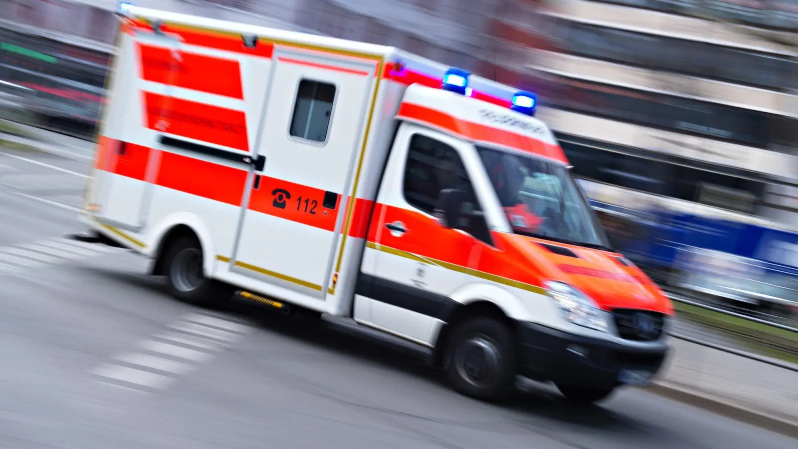 In einer Brauerei in Reuth bei Erbendorf kam es zu einem schweren Betriebsunfall. (Symbolbild: Nicolas Armer/dpa)