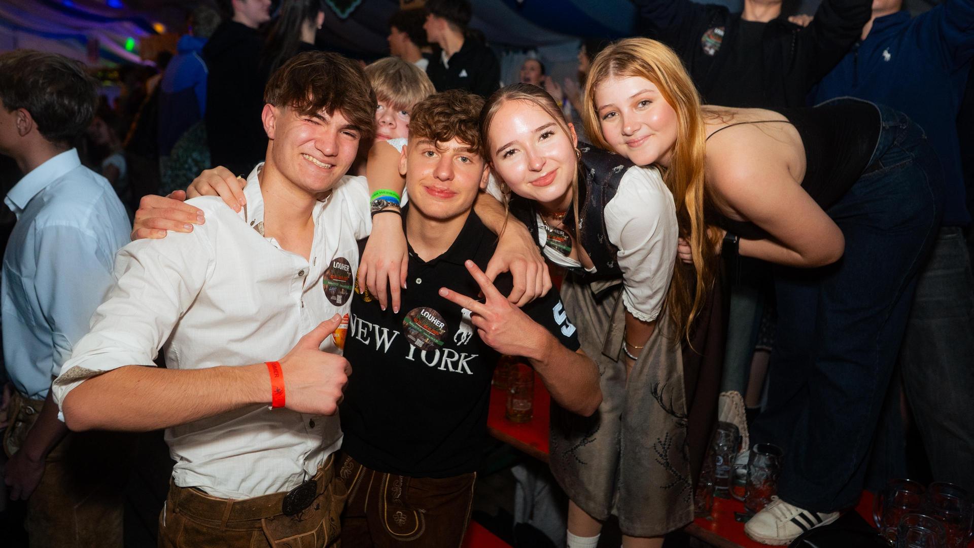 Alle Samstagsbilder der Kirwa in Weiherhammer. (Bild: Hannes Stock)