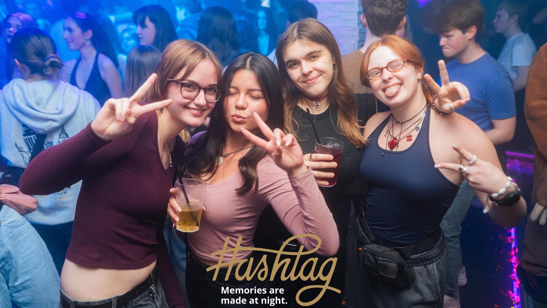 Am Dienstag wurde im Hashtag die Abgabe der Seminararbeiten gefeiert.  (Bild: Hannes Stock)