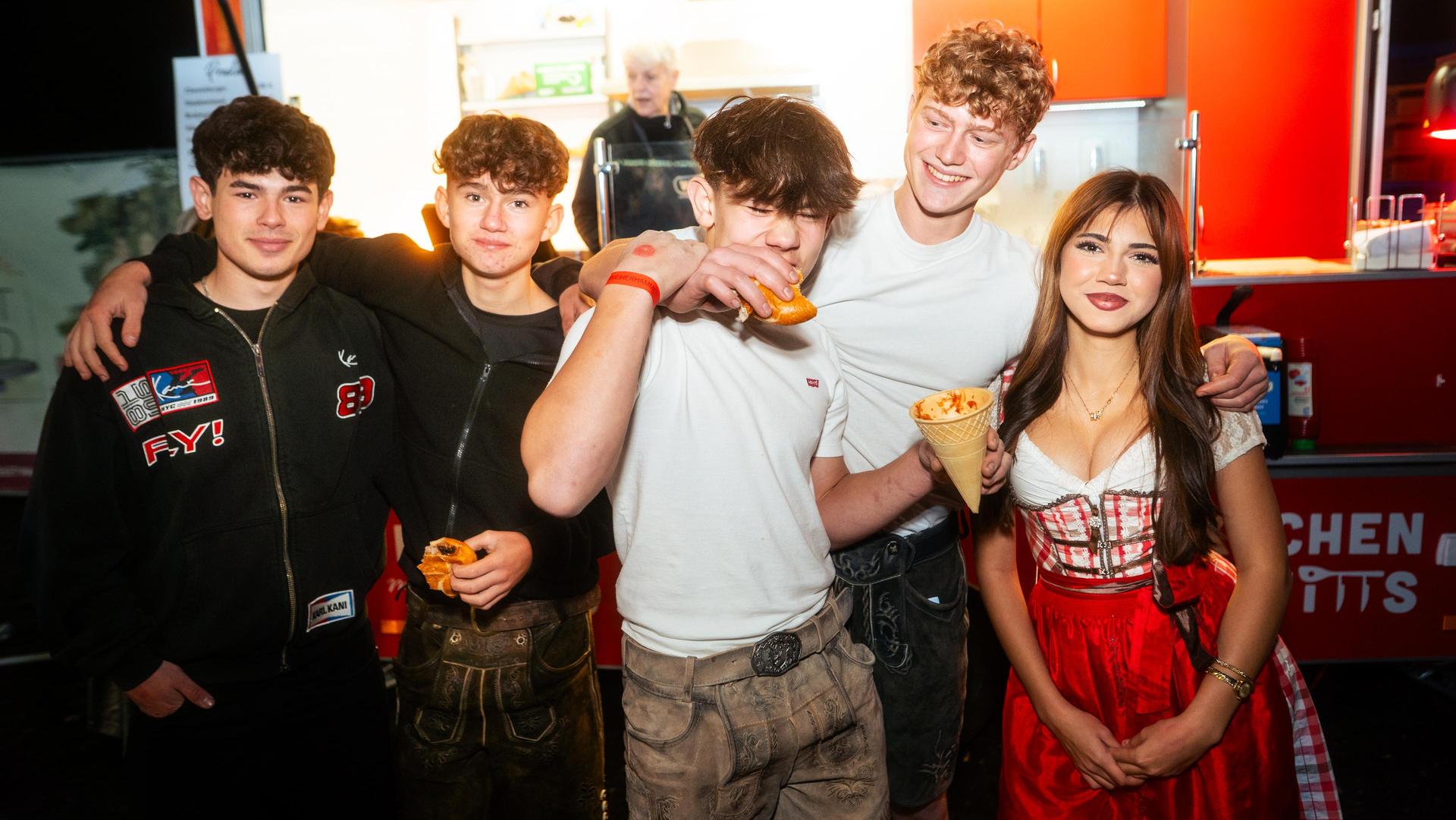 Alle Samstagsbilder der Kirwa in Weiherhammer. (Bild: Hannes Stock)