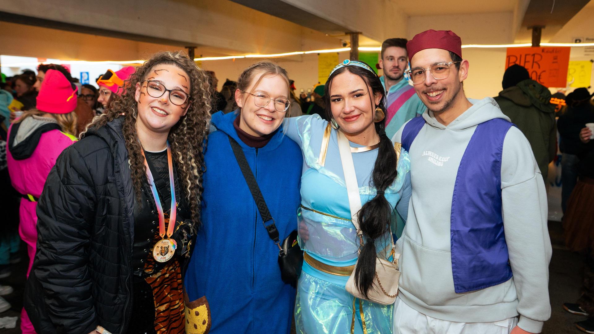 Erst Faschingszug, dann Afterparty in Neustadt. Wir haben die Bilder.  (Bild: Hannes Stock)