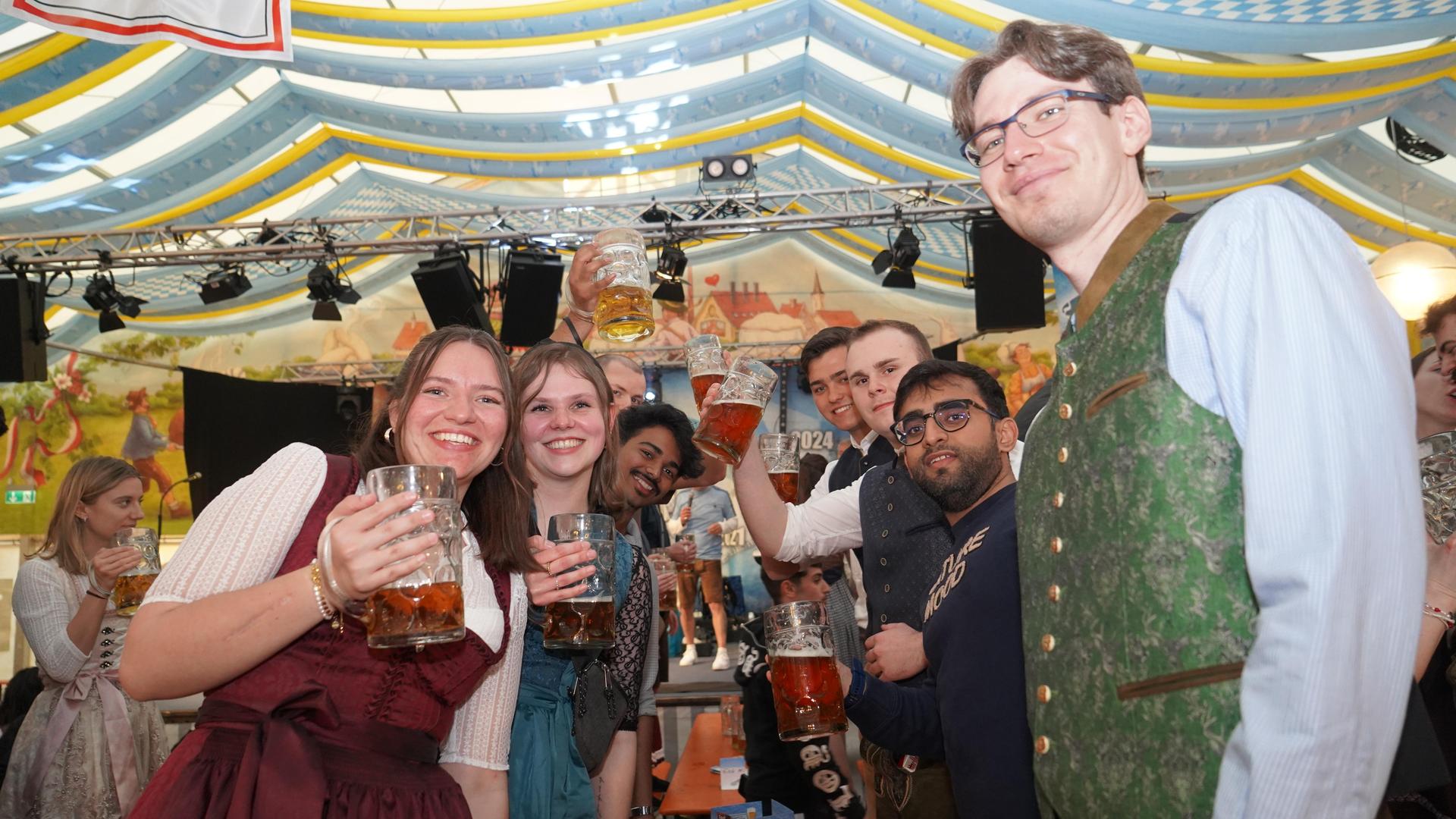 Der Frühlingsfest-Auftakt am Freitag. (Bild: mcl)