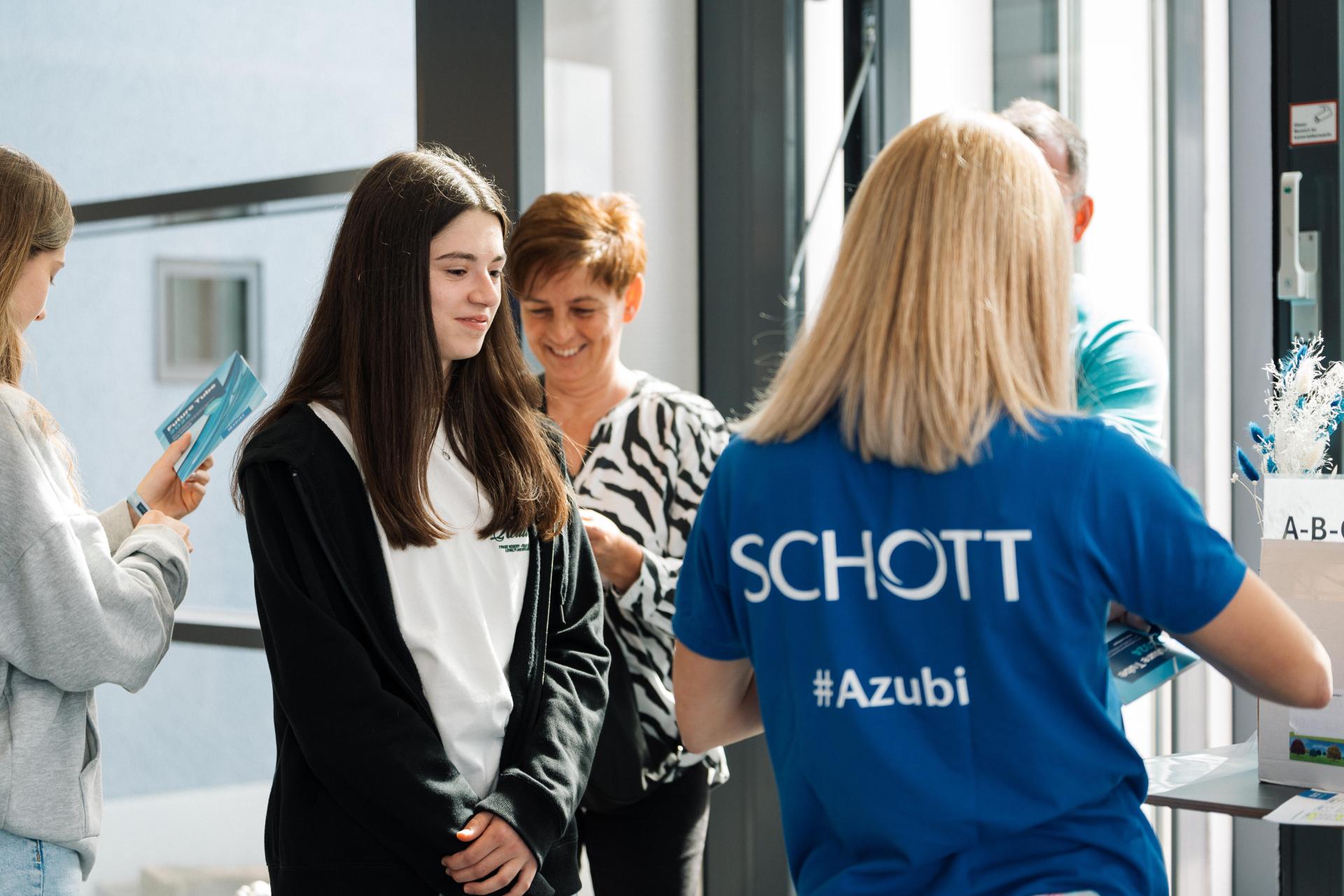 Die SCHOTT AG lädt am 27. Juni von 15 bis 20 Uhr zum Ausbildungsevent „Future Tube 2025” (Bild: SCHOTT AG)