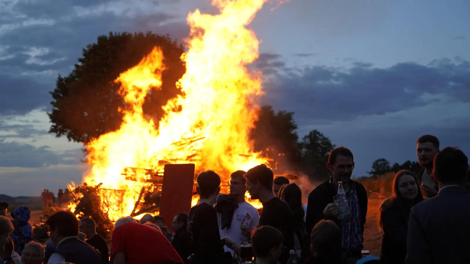 Auch in Störnstein gibt&#39;s wieder ein Johannisfeuer. (Archivbild: mcl)