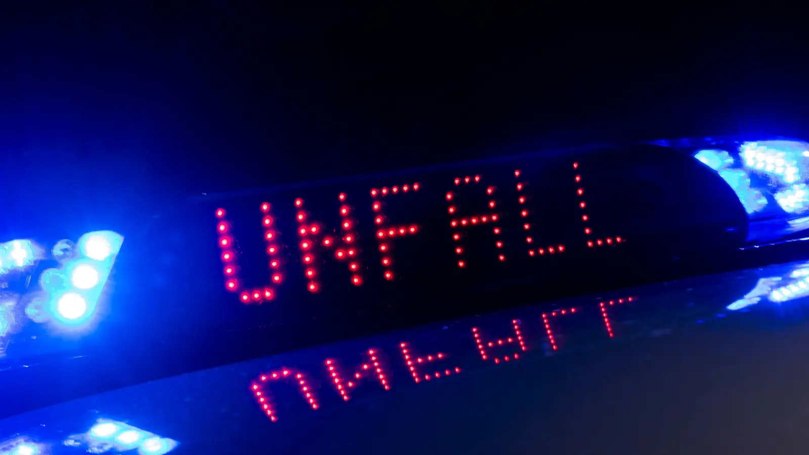 Am Dienstag hat es bei Mantel gekracht.  (Symbolbild: Monika Skolimowska)